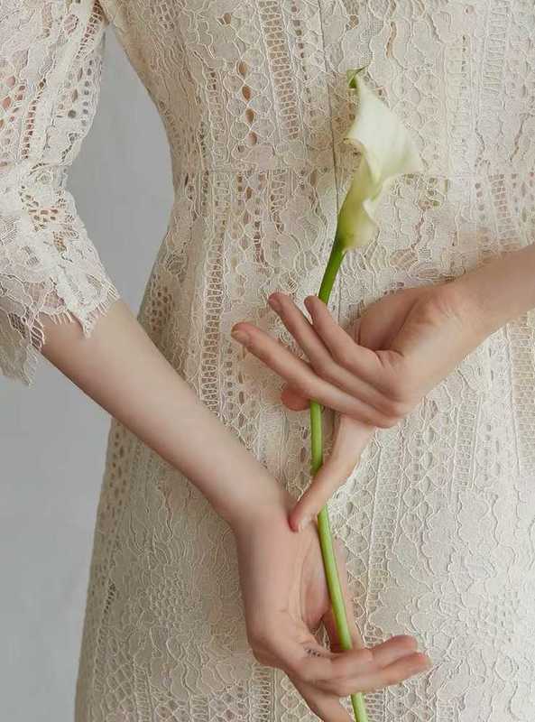 Round Neck White Lace Dress